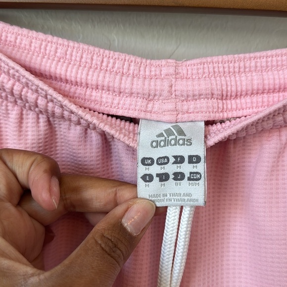 Adidas baby pink athletic shorts size m - Picture 3 of 4